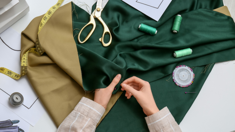 Para Cristiane Ruon dos Santos, a terceira peça transforma o visual com camadas, estrutura e estilo imediato.