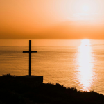Jose Eduardo De Oliveira e Silva apresenta uma reflexão sobre como fé e razão se harmonizam na tradição católica, revelando uma inteligência que adora.