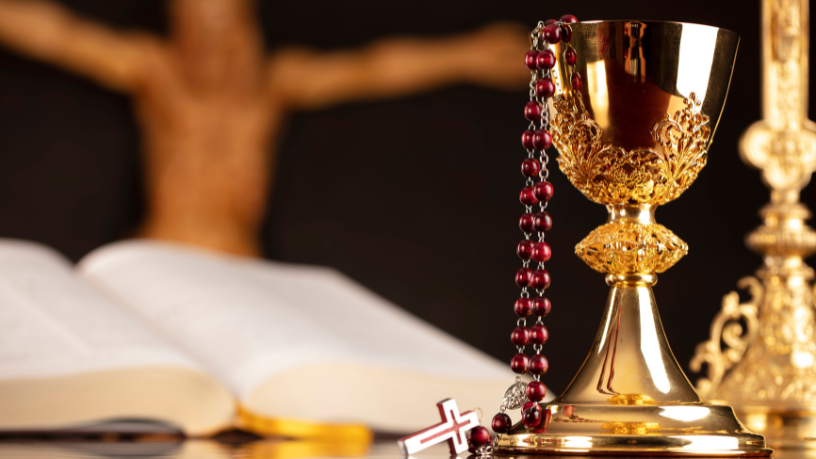 Neste texto, Jose Eduardo De Oliveira e Silva explora a profunda relação entre fé e razão no pensamento católico, iluminando o caminho de uma inteligência que adora.