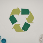 Plástico corrugado e economia circular: Como a expertise de Elias Assum Sabbag Junior impulsiona cadeias logísticas mais sustentáveis.