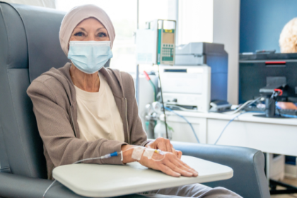 Dra. Thaline Neves Coutinho explica como a integração entre radiômica e radiogenômica está revolucionando o diagnóstico e tratamento oncológico.