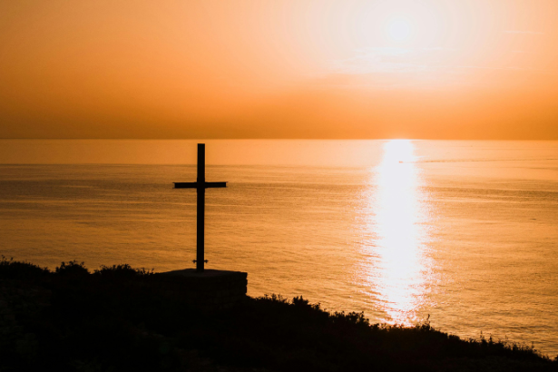 Jose Eduardo De Oliveira e Silva apresenta uma reflexão sobre como fé e razão se harmonizam na tradição católica, revelando uma inteligência que adora.