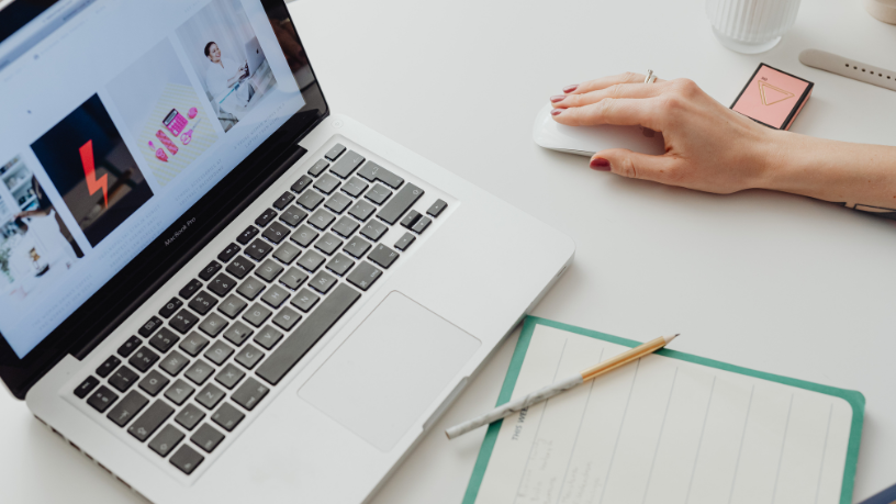 Prefeitura investe em tecnologia e entrega notebooks para médicos da atenção básica e transforma o atendimento em saúde