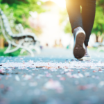 Caminhada ou corrida impactam a saúde de formas diferentes, e entender esses benefícios ajuda a escolher melhor, com Alexandre Costa Pedrosa.